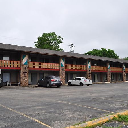 Kewanee Motor Lodge Bagian luar foto