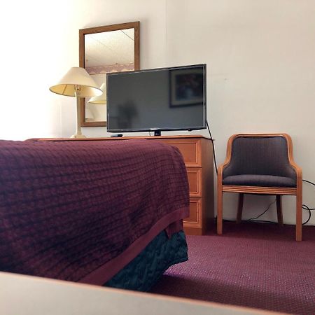 Kewanee Motor Lodge Bagian luar foto