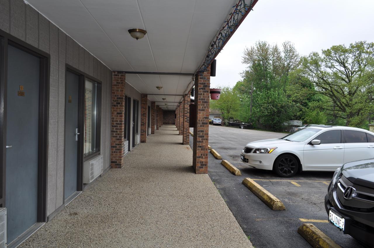 Kewanee Motor Lodge Bagian luar foto