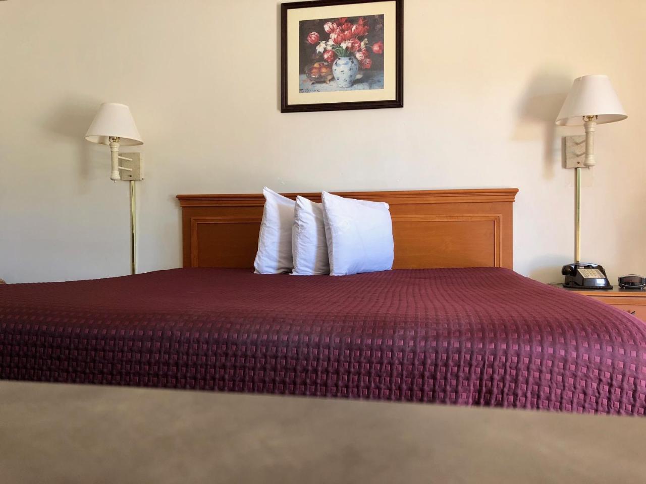 Kewanee Motor Lodge Bagian luar foto