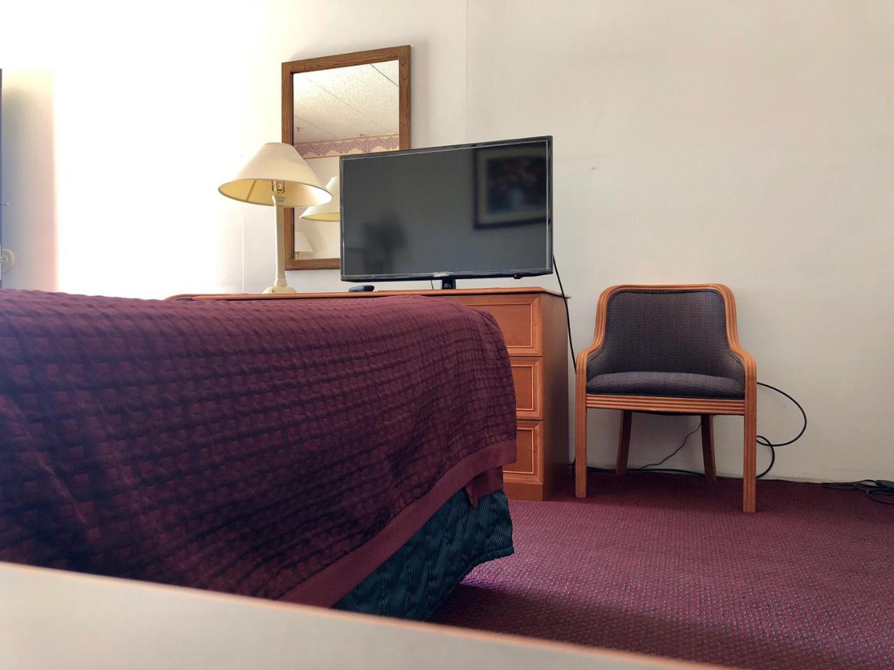 Kewanee Motor Lodge Bagian luar foto